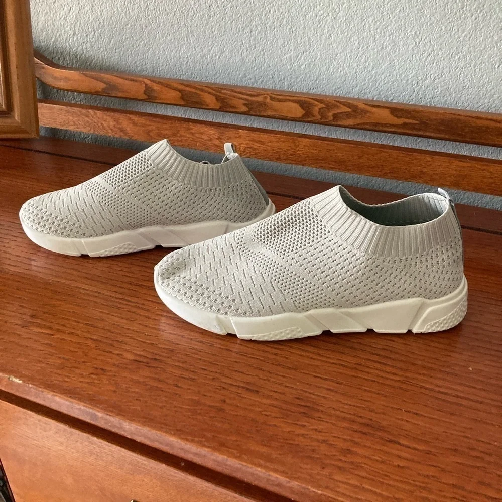Slip on tennis shoes size EU 43 Gray